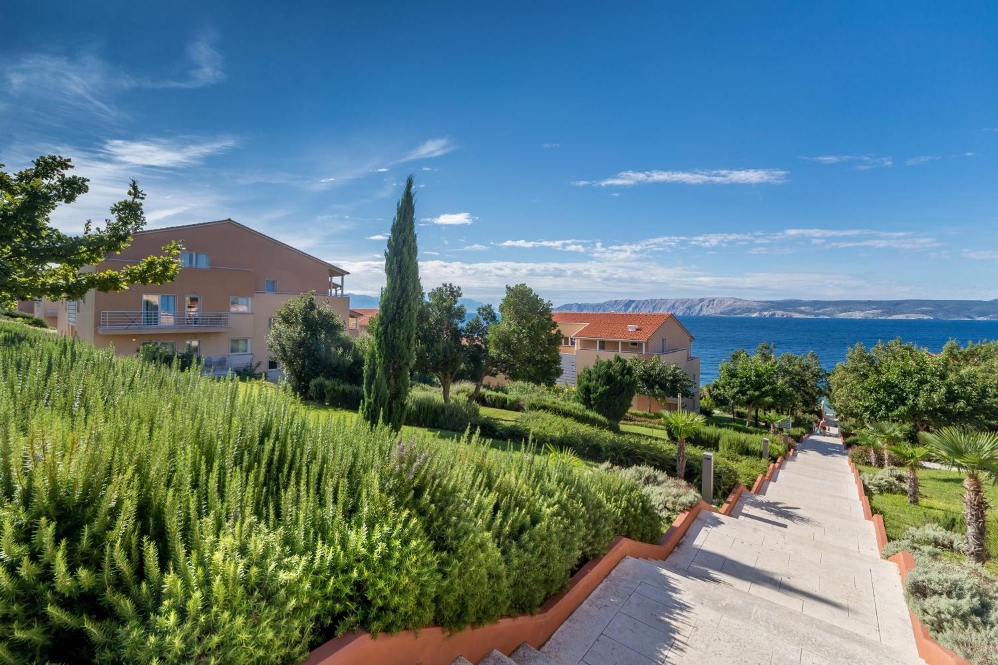 Apartments Grand Novi Vinodolski Resort Екстериор снимка