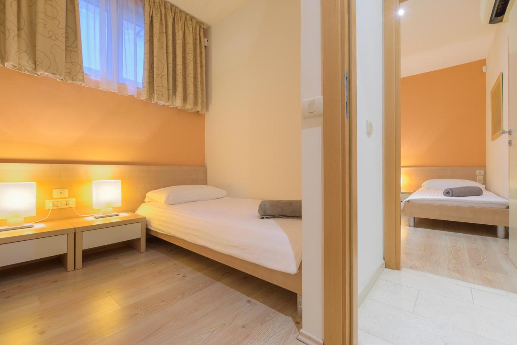 Apartments Grand Novi Vinodolski Resort Стая снимка