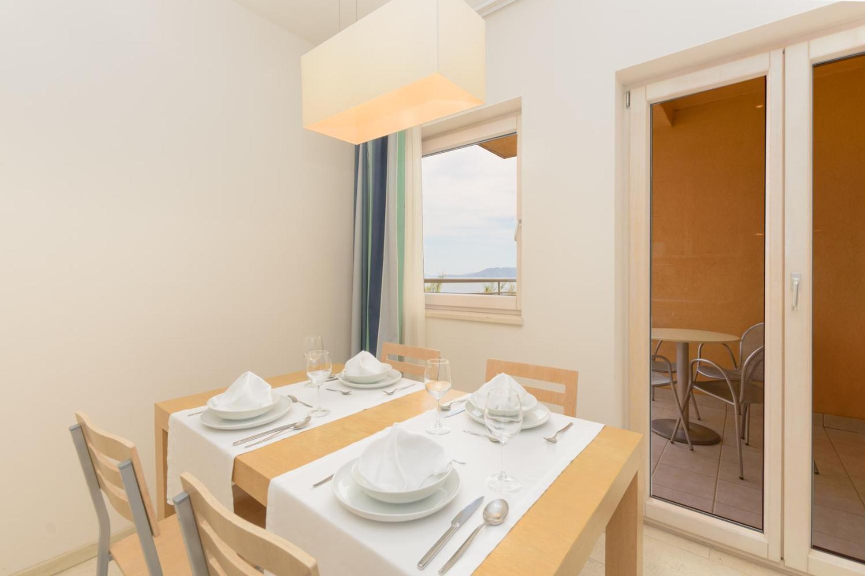 Apartments Grand Novi Vinodolski Resort Стая снимка
