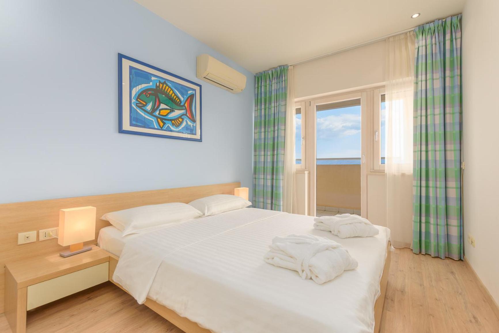 Apartments Grand Novi Vinodolski Resort Стая снимка