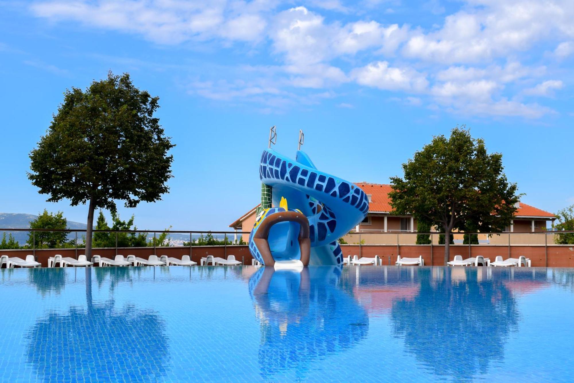 Apartments Grand Novi Vinodolski Resort Екстериор снимка